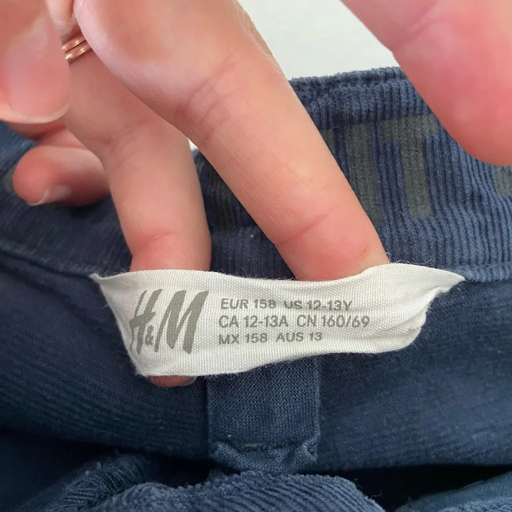 H&M girl’s navy corduroy pants — size 12/13 youth - Picture 6 of 8